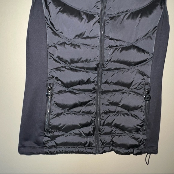 Michael Michael Kors Black Lightweight Down puffer Vest, Nylon Zip-Up Small - Picture 3 of 12